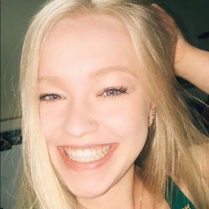 Meet your Posher, Alyssa